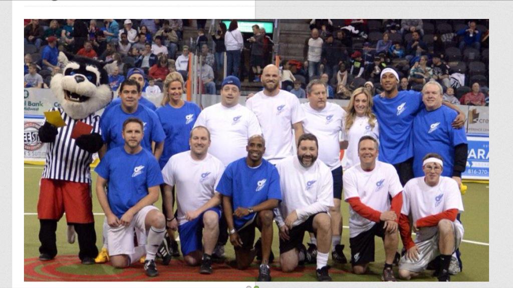 insidekc's tweet image. Pic: #FlashbackFri

#JonathanAldridge w/ @CometsMASL @ShannonOleen @NickVasos @jeffhusted @downthebyline @JakeYadrich