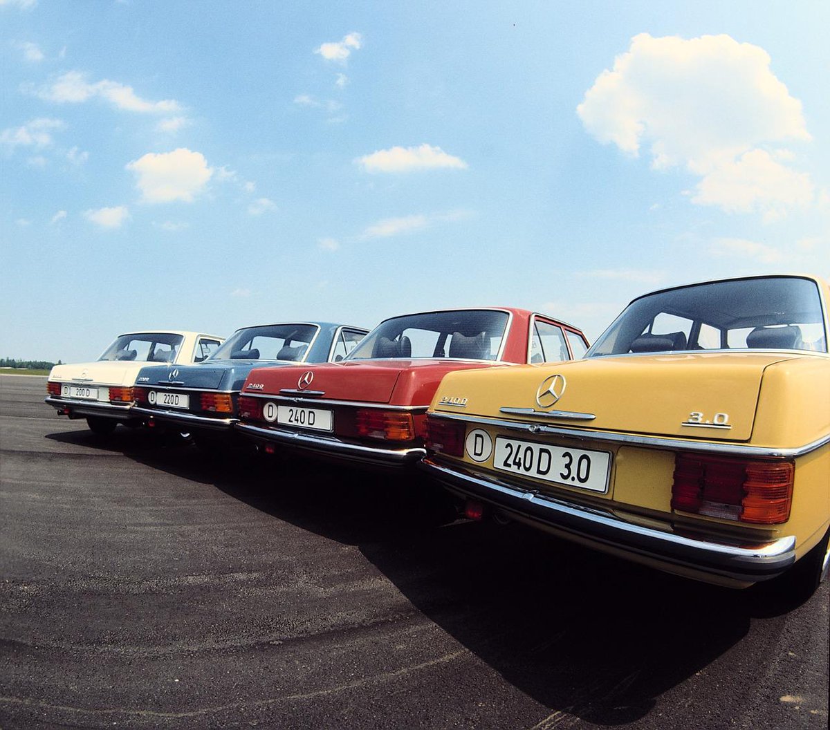 Mercedes-Benz Museum tweet media