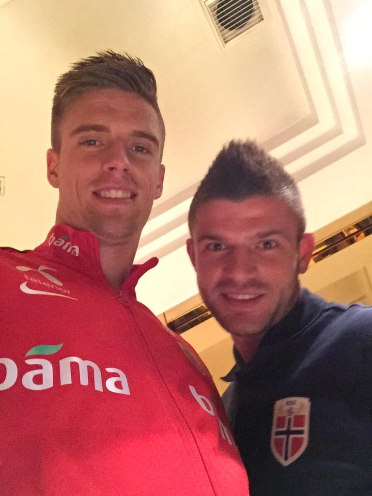 AZAlkmaar's tweet photo. .@MarkusHenrix bij het nationale team van Noorwegen met roomie Valon Berisha van @RedBullSalzburg. #interlandweekend http://t.co/av4CIvkGeO