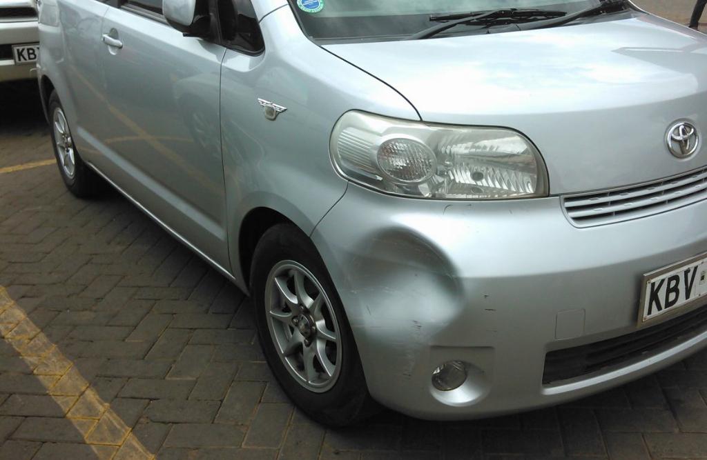 GeeannWaks's tweet photo. @TheGalleriaMall Today I was assured  that the CCTV didn't capture the vehicle that hit my car. How safe is Galleria http://t.co/XHBwCUoaWb