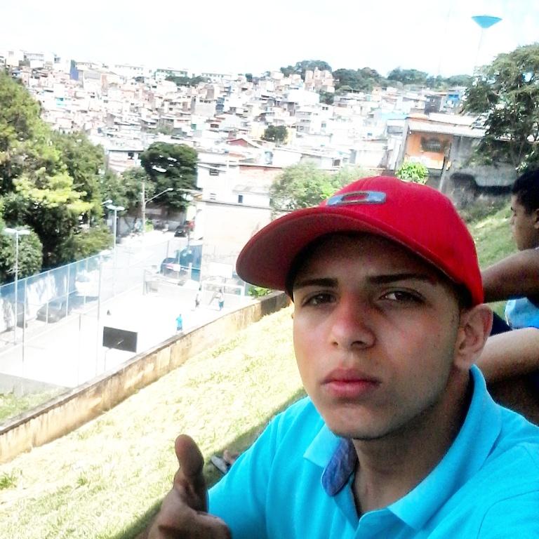 RoohSheiK's tweet photo. #Celeste #milgraL ! http://t.co/x8ZMeR2Ol8