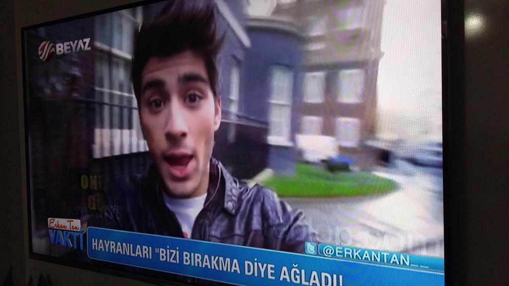 stillrevival's tweet image. :(
#AlwaysInOurHeartsZaynMalik 
#SelenatorshelpDirectioners 
#KatycatsAreHereForDirectioners