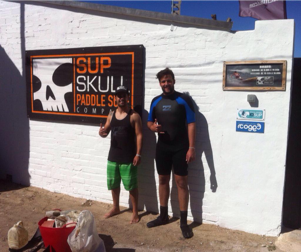 SupSkull's tweet photo. Entrenamiento #SUP #Race en #SUPSKULL + Practicar @Cogetres + Estreno del trailer #WhiteWaves = ¡¡Día Perfecto!! http://t.co/z4i6ZR6pR9