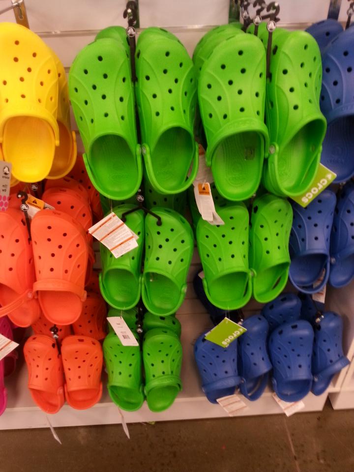 GongwerMatt's tweet photo. @Bethany_22 @ItsMiiiike4 @MGongwer @MarkJMccall @kellymmccall @KiShepherd #jackpot #crocsstore http://t.co/UR68lCC3Tc