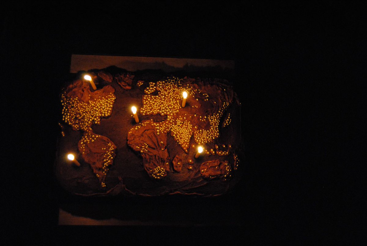 MeaningfulWkPrj's tweet photo. Excited for 7th #earthhour + birthday party #earthhourcalgary. Last year's Light's Out = amazing, edible art. http://t.co/f5oW06kjAA