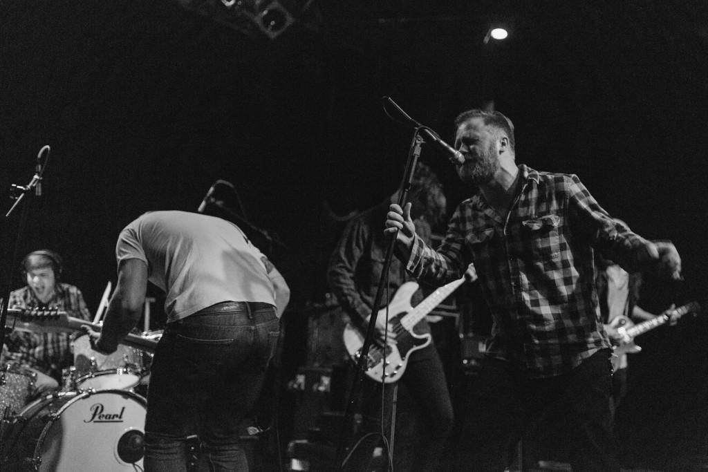 ForeignWarMusic's tweet photo. Thanks again, @NoCountryNash,  @HeIsLegendNC and @Exit_In!!! #nashville #rocknroll #heislegend #foreignwar http://t.co/Z8253syISu