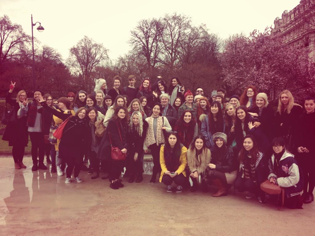 fashioneducator's tweet image. Beautiful day in Paris with @LCFLondon performance students #lcfperformance #paris