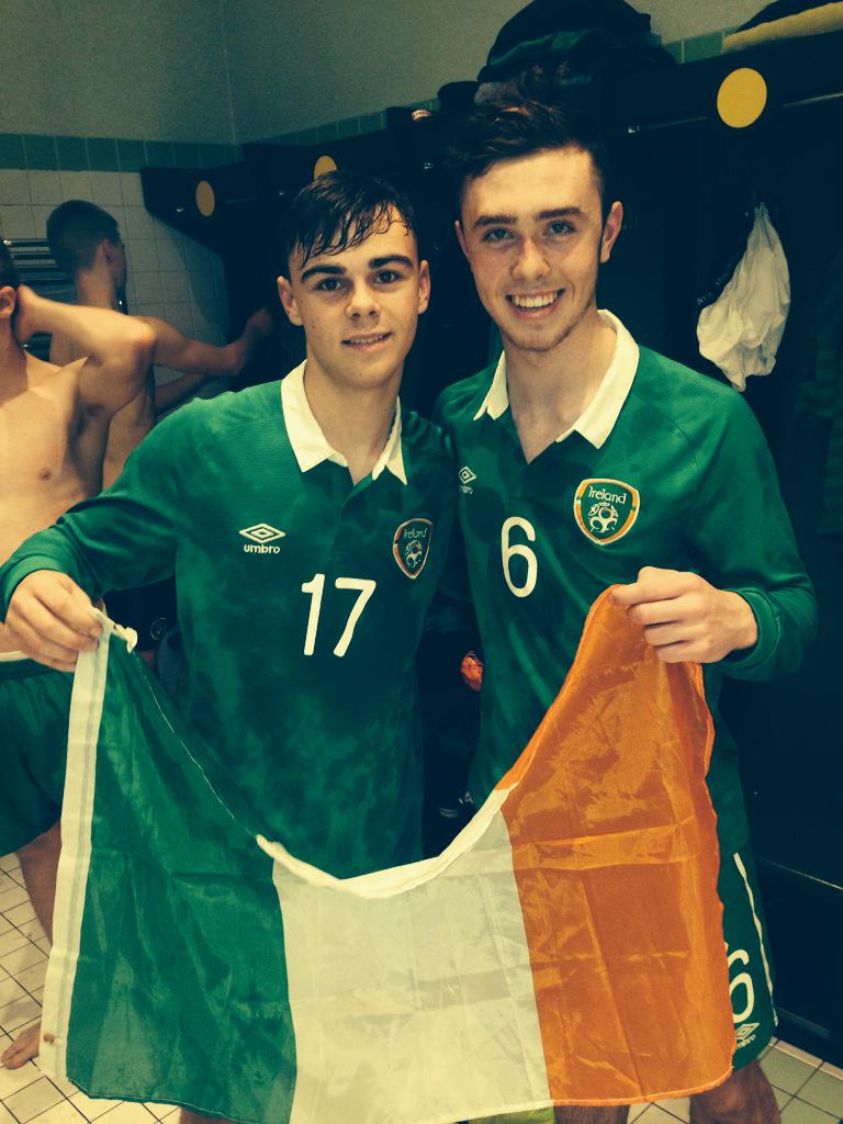 s2hanney's tweet photo. Buzzing to have qualified for the euros in May unreal moment💚💚💚 http://t.co/WGTa3Q1aFB