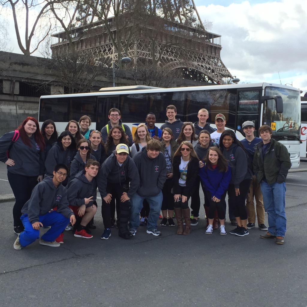 JHS_Dragons's tweet image. At the Eiffel Tower #springbreak15 #DragonsInEurope