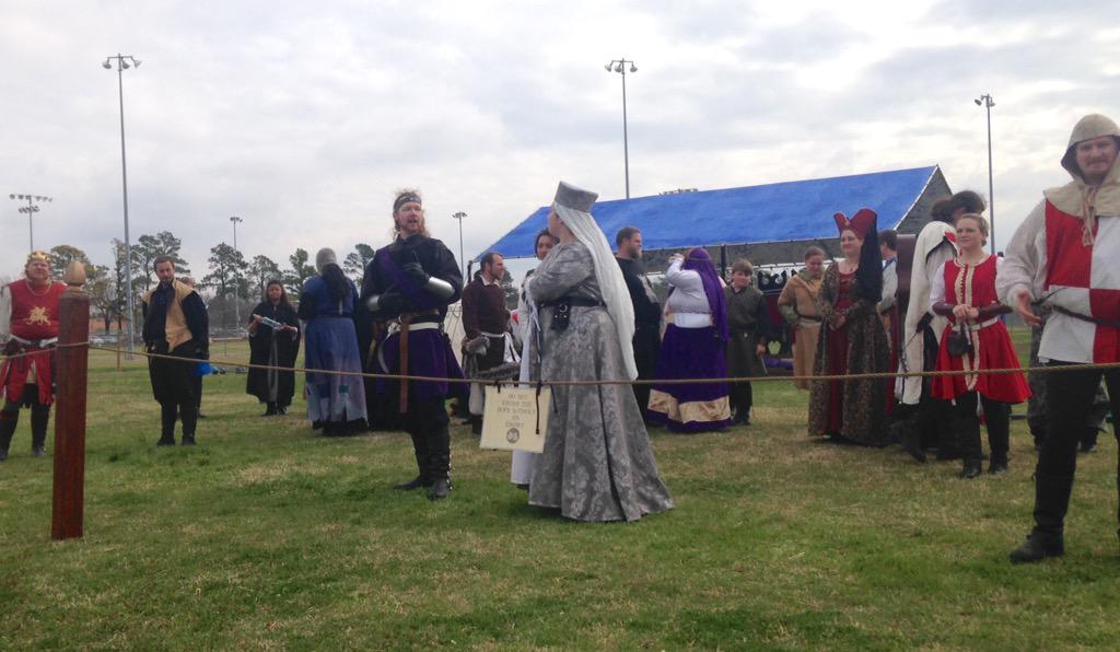 MedievalFair's tweet photo. A court singalong! Feeling so noble. #MedFair http://t.co/dpk2W5x9gX