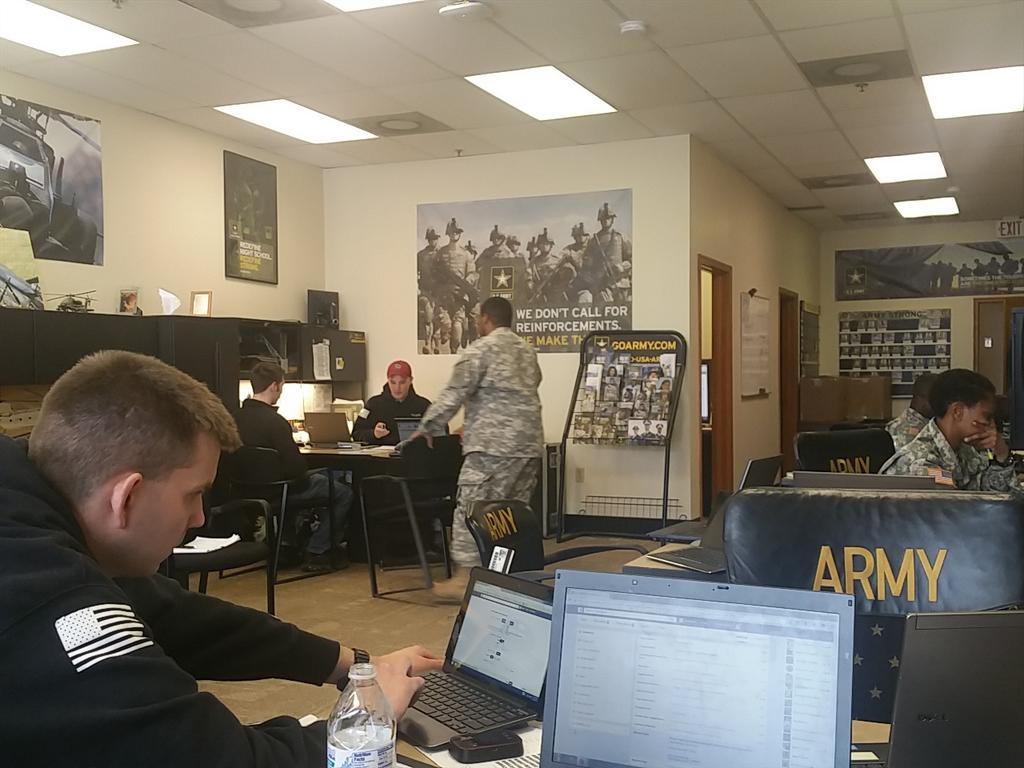 GoArmyBaltimore's tweet photo. Recruiters in Newark DE are working hard this Friday afternoon!  #ArmyStrong http://t.co/JQ0Xzz8iQ0