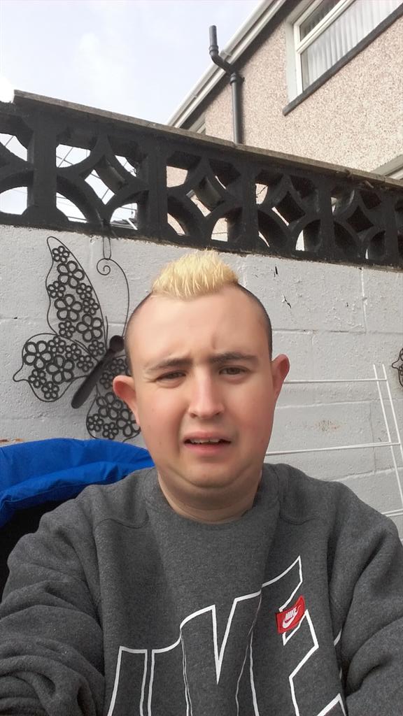 Darren Thomas tweet media