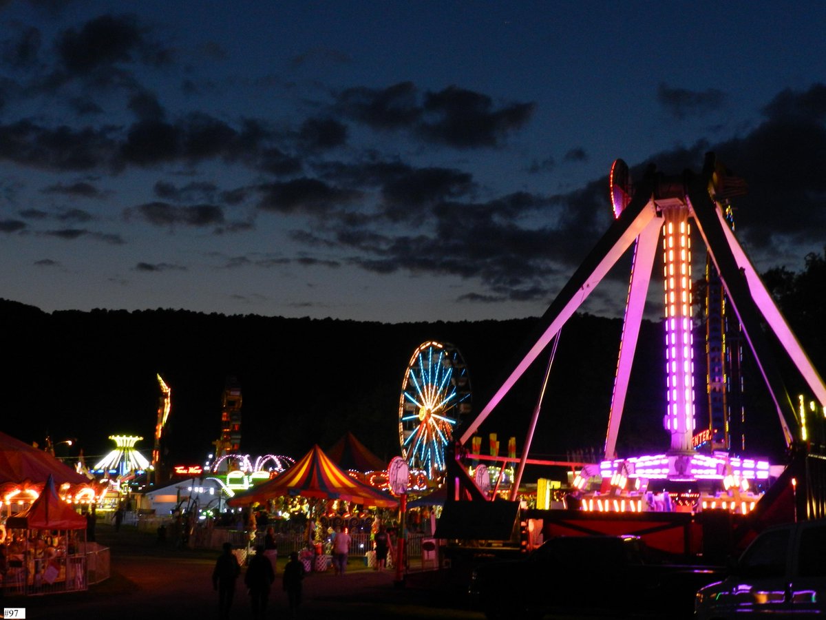 DelCountyFair's tweet photo. Can't wait to see this sight again! #countdown #DelawareCountyFair #FairPhotoFriday http://t.co/wQdJ2bPNIV