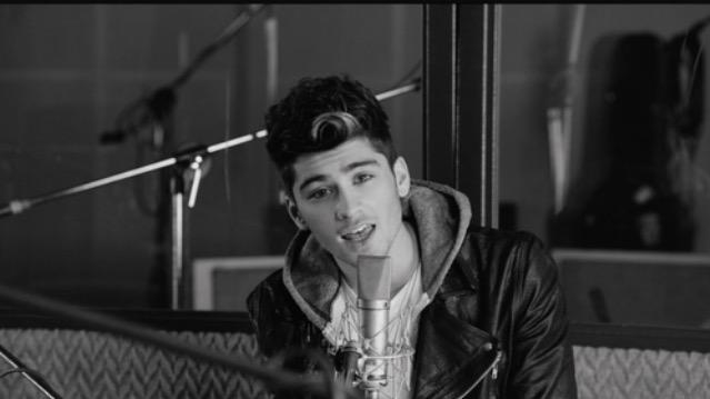 zaynbaabe's tweet image. We watched him grow up, through every video clip in every album..✨

#KCA #Vote1DUK 💖😪