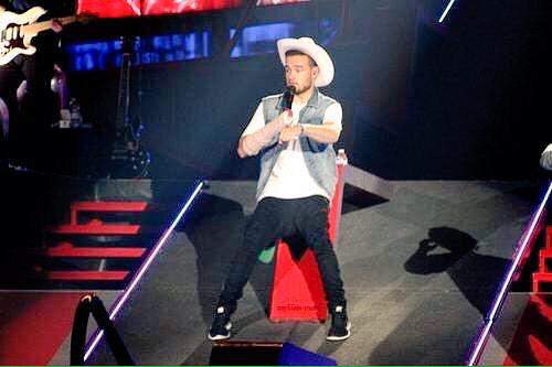 1Dupdategirls's tweet image. “@Real_Liam_Payne: When I grow up I wanna be a cowboy 🌵🐴🎩🔫💰” but I though you were one already!! 😕 #KCA #Vote1DUK