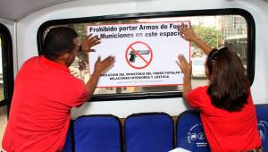 zarillama's tweet photo. ¿a es que era legal?  "@360UCV: #29M A partir del #6A estará prohibido el porte de armas a civiles #360ucv http://t.co/1sS2TXXNzv"
