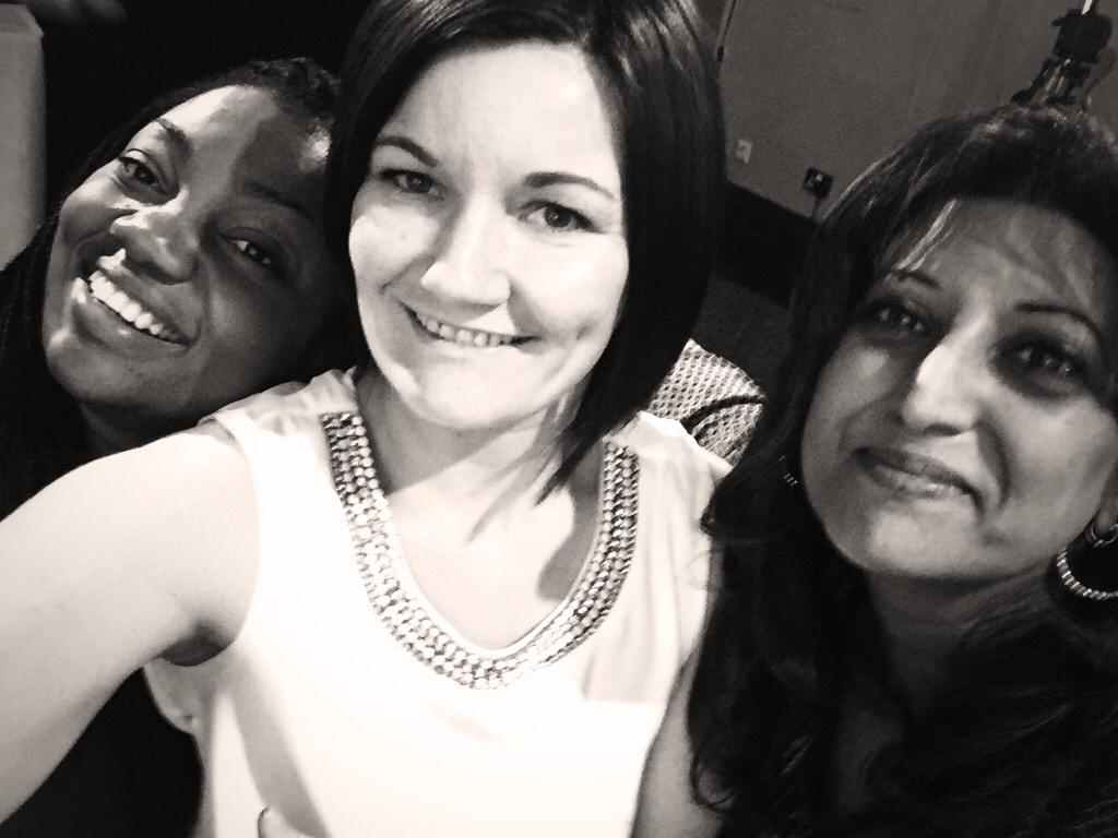 MsLeeJones's tweet photo. Incredible awards ceremony  @Sharonjandu12 @BizGrowthHub @ForwardLadies @MicrosoftUK  #FLWIBA2015 #SassySelfie http://t.co/7RextsgGZw