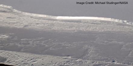 Giant doorstops of ice are melting away in Antarctica: ow.ly/KTj8I #science #climatechange