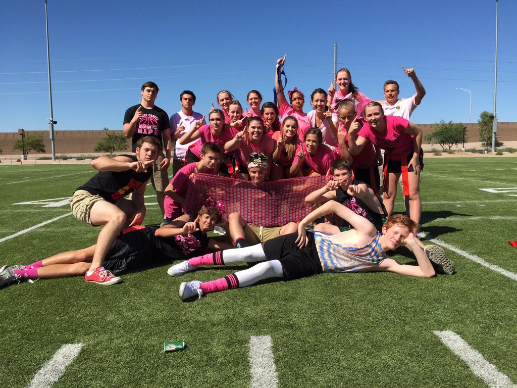 GCS_StuCo's tweet photo. Both teams fought hard to the finish but it was the Freshman/Seniors who ended up on top! #PowderPuffFootball #Pink http://t.co/M6xLrarFZ6