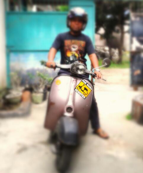 abdul_halid's tweet photo. Minggu ini libur dulu nae scooter bensin lagi nae., semoga ongkos gospol batu akik tetap stabil 50 rebu http://t.co/9wg1HGm623