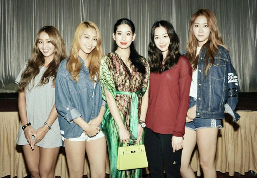 CBI8gbKUYAEMFmm.jpg:large