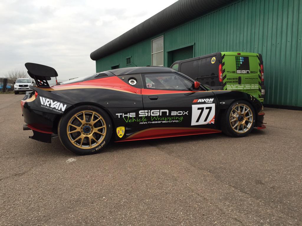 issyracing's tweet photo. Big thanks to @cbgraphix (The Sign Box) for the Livery, making us stand out this year. Amazing colours !! http://t.co/N0Uro0dcnq