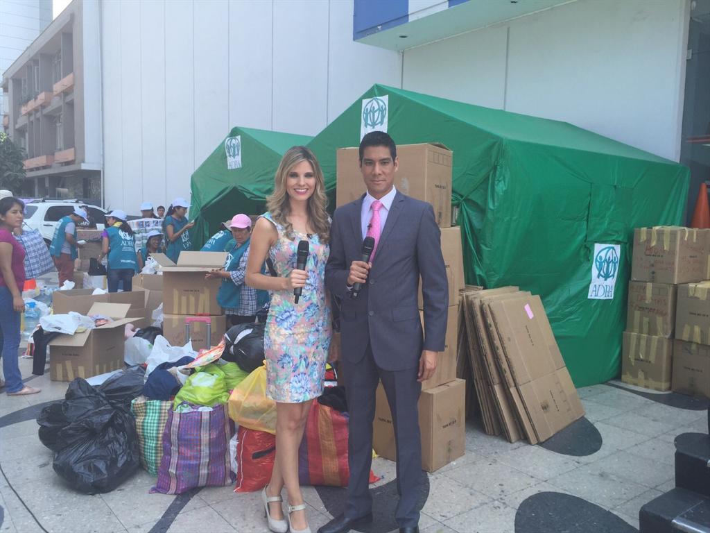 pacofloresc's tweet photo. @VeroOspinaTV y yo los esperamos. Traiga sus donativos a la esquina de @PanamericanaTV. #TodosSomosChosica. http://t.co/kj5Qa8pMmM
