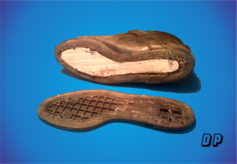DoctordePatines's tweet photo. El doctor puede reparar botas despegadas y descocidas http://t.co/bd0bMsS4Ka