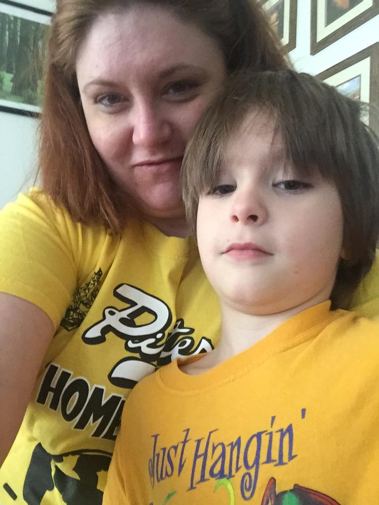 JuliaStroot's tweet image. #wearyellowforseth