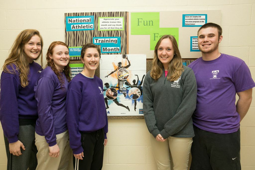 Truman_AT's tweet photo. Truman Senior Athletic Training Students #NATM2015 http://t.co/oV4HYaOVFH