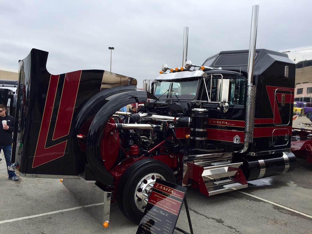 Tiger_Tool's tweet photo. Some awesome trucks we've seen in the show. What was your favorite? #MATS2015 http://t.co/FTPKDmliZ3