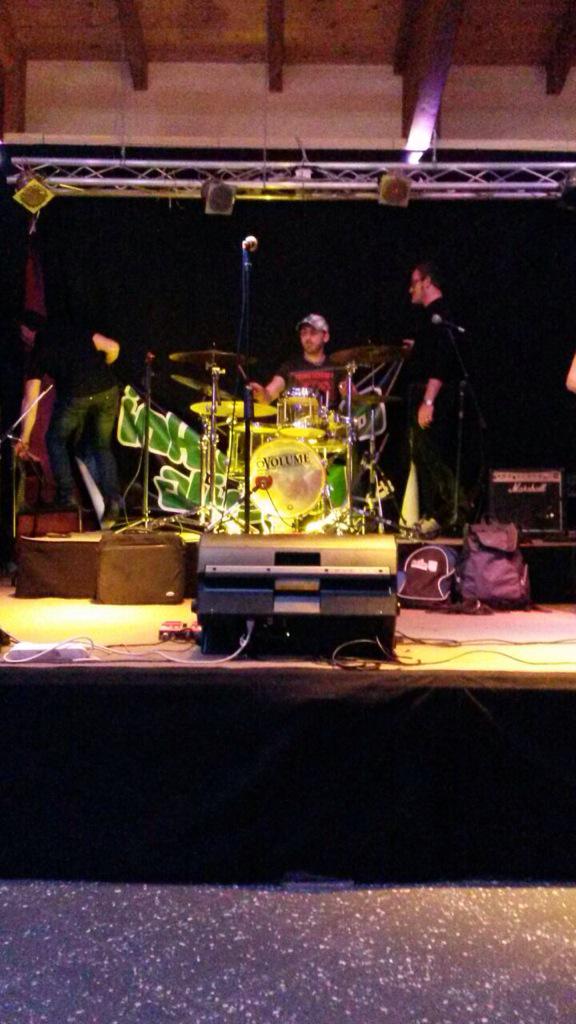 parideilpro's tweet image. Live rock😜