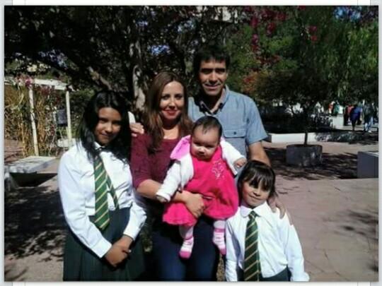 gabo_car_riq's tweet photo. Ayuda! RT Xfavor Se busca a la Familia Castillo Piñones, son d Diego d Almagro. #chilebusca @KarendTV @maca_tondreau http://t.co/hMs2pVhDhC