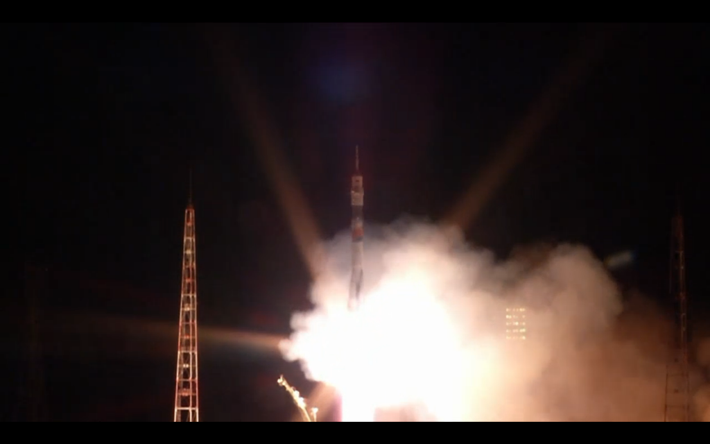NASA's tweet photo. Lift off! @StationCDRKelly &amp; crew launched to @Space_Station at 3:42pET/19:42 UTC http://t.co/KX5g7yYnYG #YearinSpace http://t.co/Ws0pDU5Y1E
