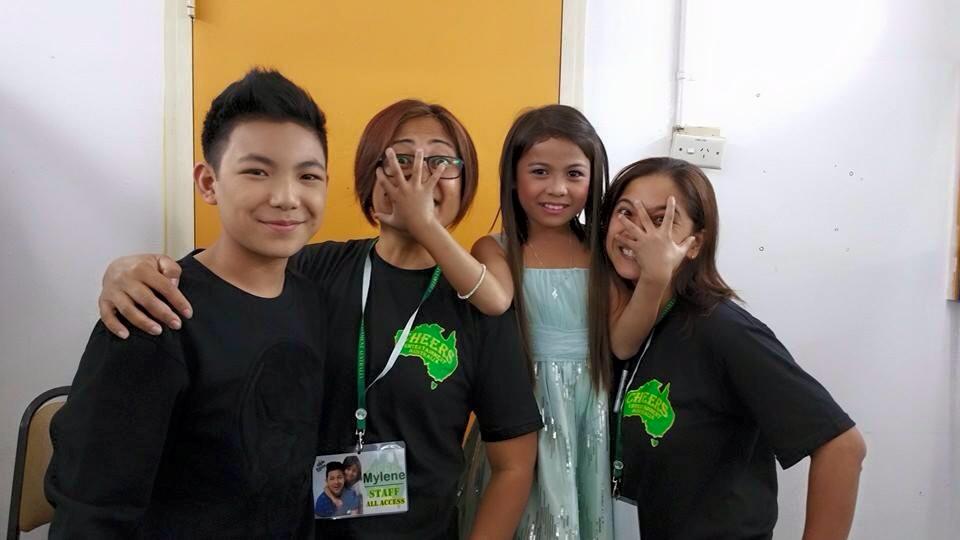darren_espantos's tweet photo. Kulitan backstage with the cheers group ♥ http://t.co/pjBQOtC2nB