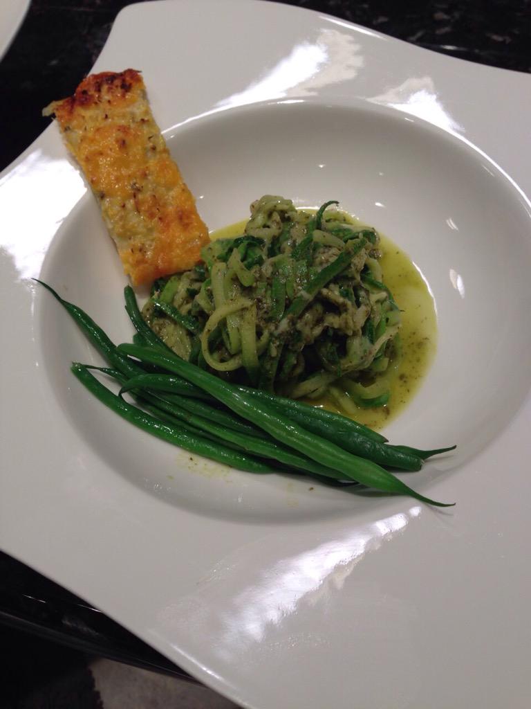 MYOMoney's tweet photo. The best zucchini and pesto #yummyfood #supereasymeal http://t.co/ShwxqYkcv8