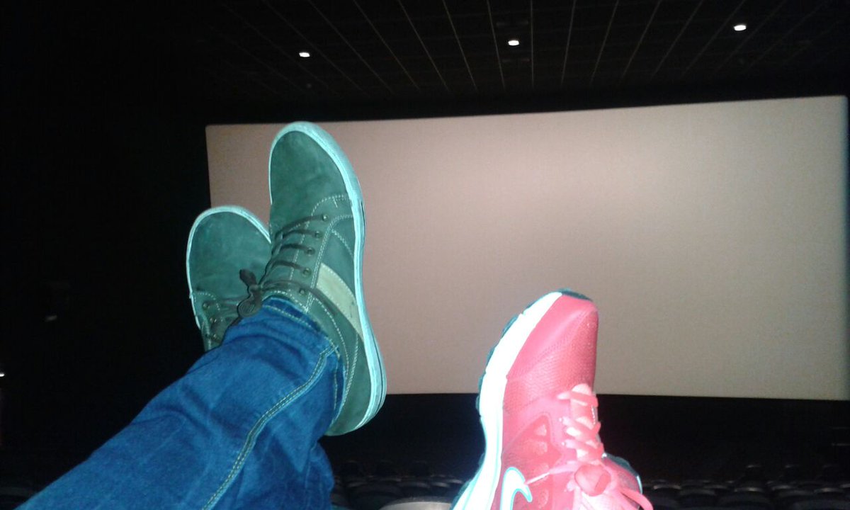 martamasso97's tweet photo. Una de cine con kevin
#Chappie http://t.co/1jon8Yj5Kc