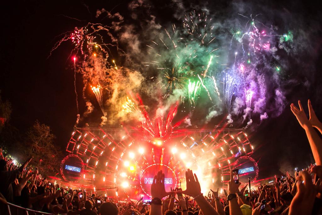 redbull's tweet photo. All about that @Ultra livestream: http://t.co/ObgRyOE2kx http://t.co/DQppN5vDKr