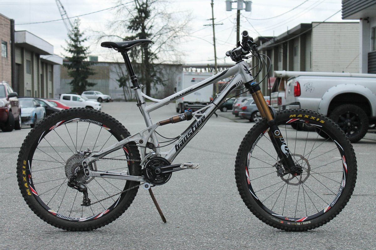 Trident_Sports's tweet photo. Just about ready for our warehouse sale tomorrow! This @bansheebikes Spitfire and other bikes will be for sale! http://t.co/68RAPg6Drf
