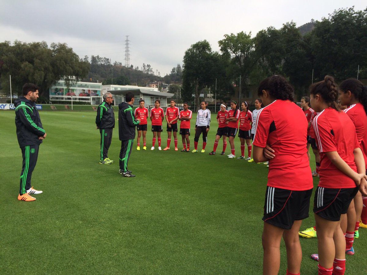 FMF's tweet photo. La Selección Nacional Femenil Sub 20 Inició Concentración
http://t.co/OMlses5WaO http://t.co/dQKrXopXGi