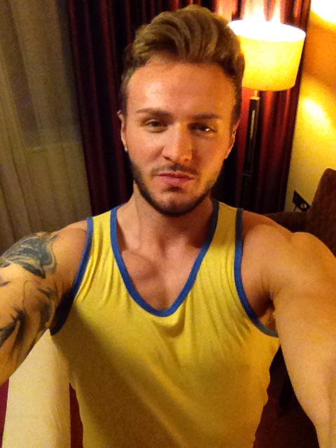 KyleCGShore's tweet photo. Everyone tweet a photo in something yellow for Seth. Hang in there little buddy #wearyellowforseth http://t.co/GmKZXDImXs