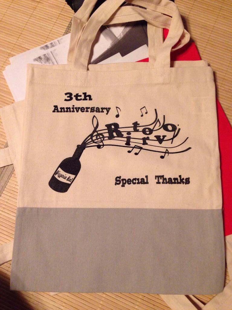 masa717to's tweet photo. 来週3月31日、4月1・2日Ritrovo3周年パーティーです！
限定100枚のエコバッグも作りましたので、是非お越しください☻ http://t.co/o9wrwevAYh