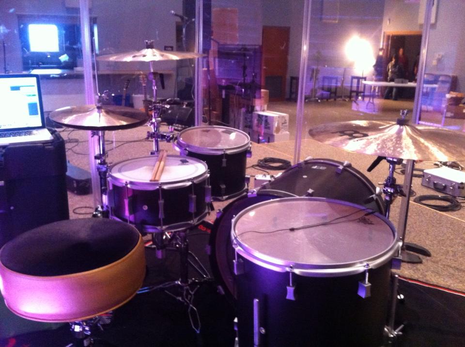 jefffoos's tweet photo. Gig tonight in Canfield! #oldnorthchurch #iloveusingmyowngear #meinlycymbals #porkpiedrums http://t.co/eOlmYLKm3y