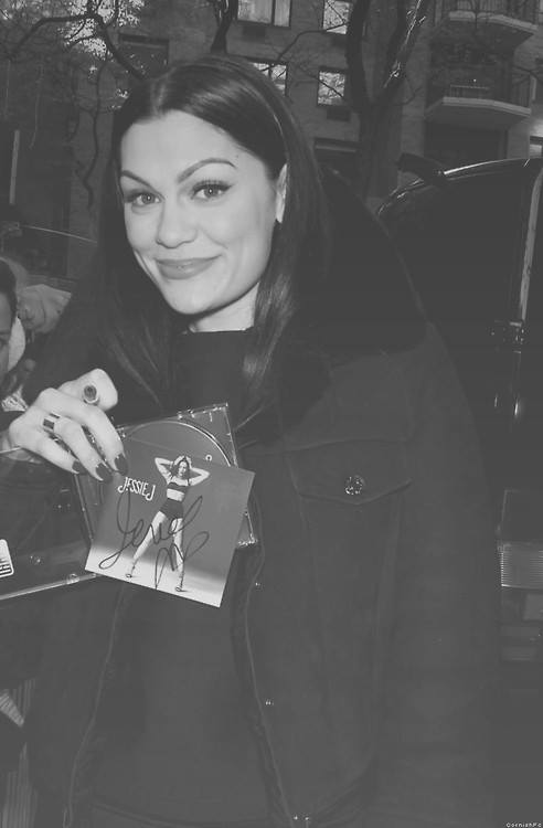 HAPPY BIRTHDAY JESSIE J 