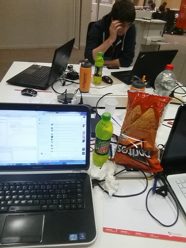 AlexisVerheyen's tweet photo. Programming is a lifestyle #behackathon http://t.co/YZLw9iQOd3