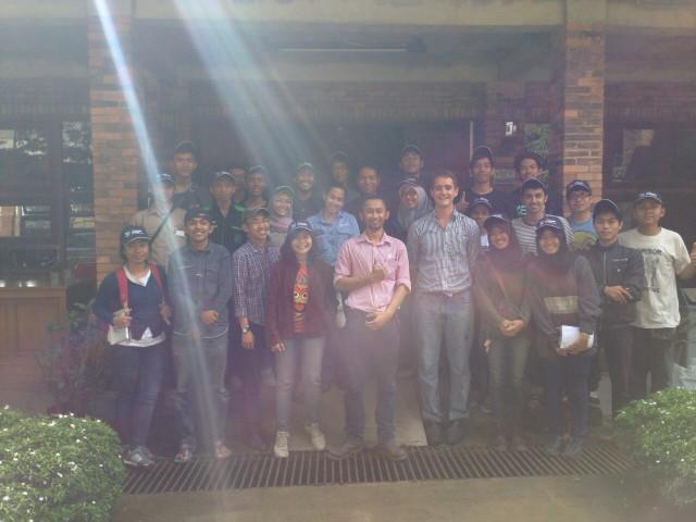 IAPISP2015's tweet photo. Training at PT widodo makmur perkasa feedlot (20 student and trainer from MLA and program alumni representatives) http://t.co/NT5tui6Lyh