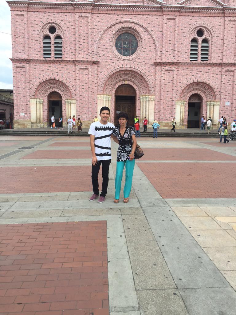 carlenchis's tweet photo. El paseo la felicidad hecha fotos las amo!!! http://t.co/Djg5LuoOaK