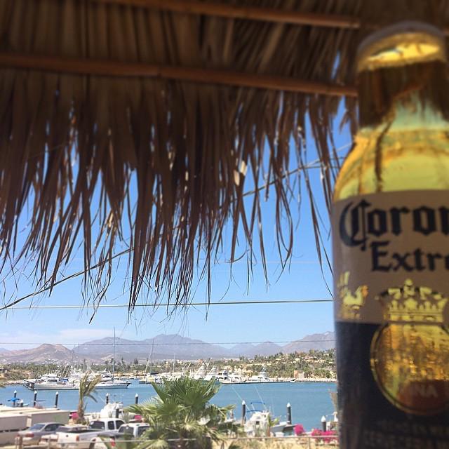 AACabobyBea's tweet photo. Ya empezamos! Las dos horas mas felices del día.
#horafeliz #happyhour #thehappiesthour #elmarineroborracho #drunke… http://t.co/KXO8NJTVNA