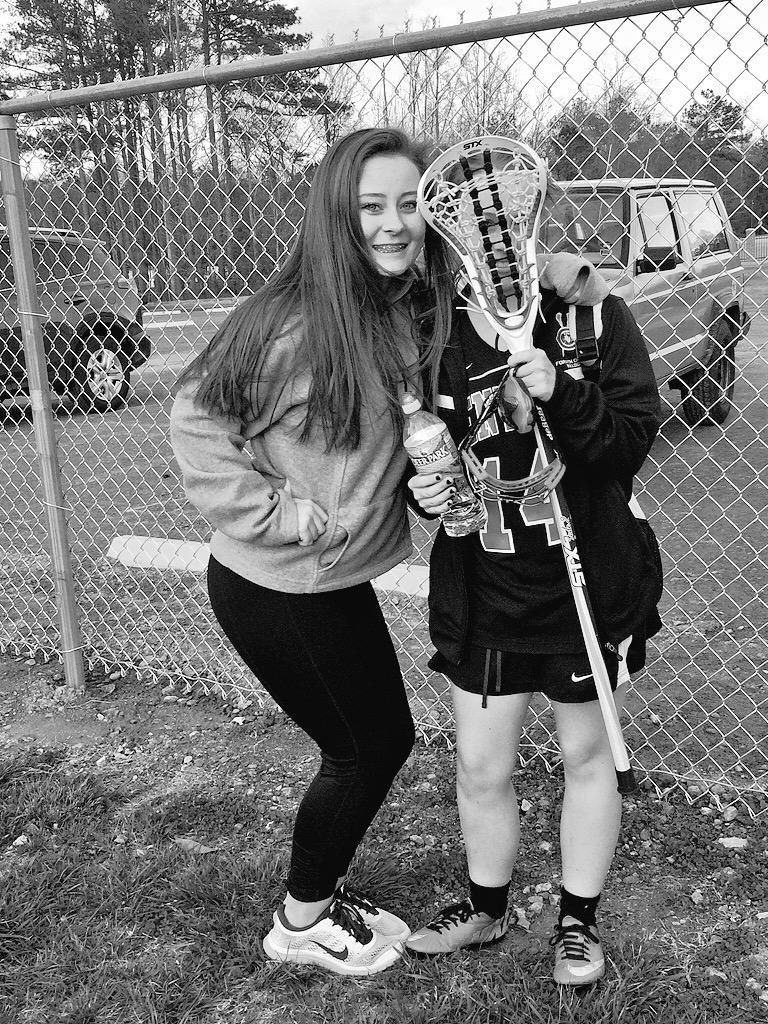 marykatherine_6's tweet photo. laxx games r funnn!!!😛😛💗💗 http://t.co/mALGemp0eY