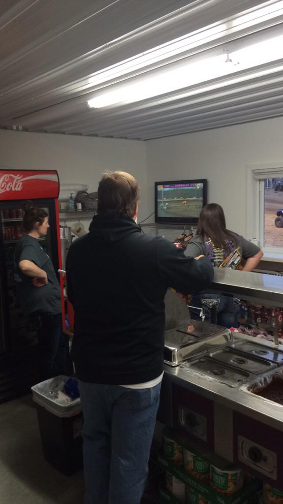 2011Chase's tweet photo. Watching KOA from the pit concessions @HumboldtSpdwy thanks to @RacinDirt http://t.co/jfYaIeaHF6